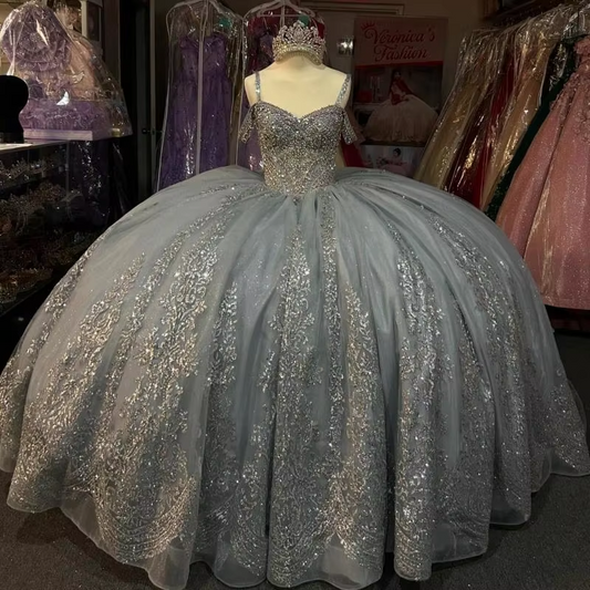 Grey Shiny Quinceanera Dresses Ball Gown Off The Shoulder Applique Lace Beading Crystal Tull Party Birthday Sweet 16 Dress Vesti